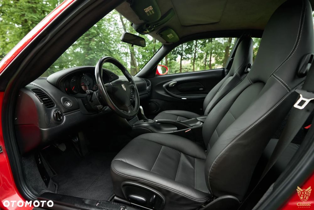 Porsche 911 Carrera - 34
