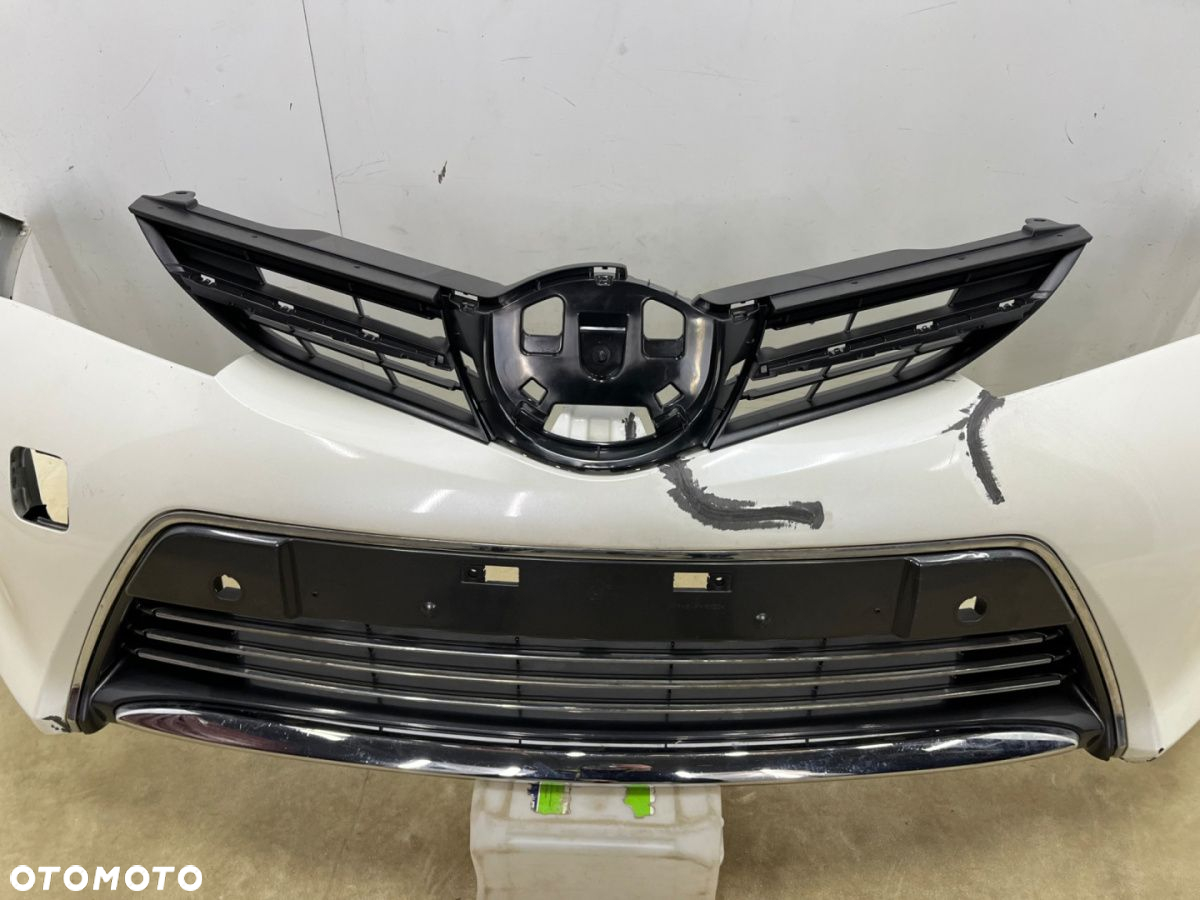 Zderzak przedni Toyota Auris 2 II E180 12-15r. przód 6XPDC spryski 52119-02A20 - 7