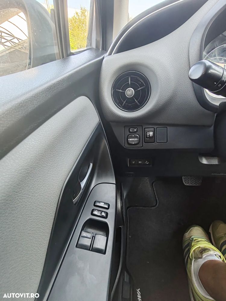 Toyota Yaris - 10