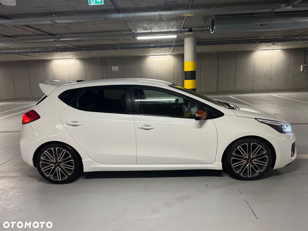 Kia Ceed Cee'd 1.6 T-GDI GT XL - 4