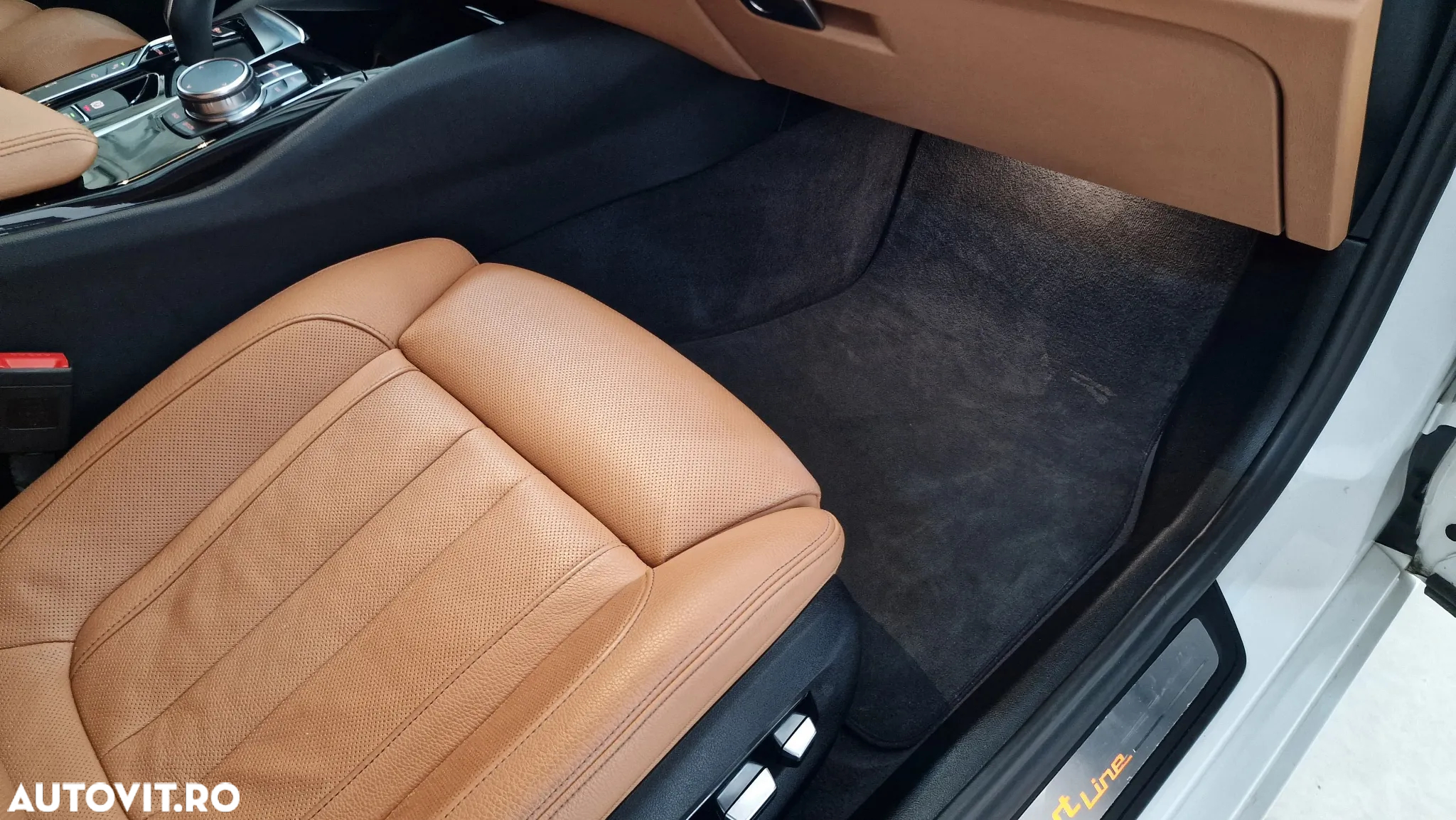 BMW Seria 5 540i xDrive Touring Aut. Sport Line - 29