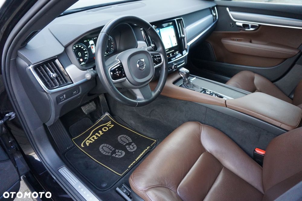 Volvo V90 D3 Geartronic Momentum Pro - 25