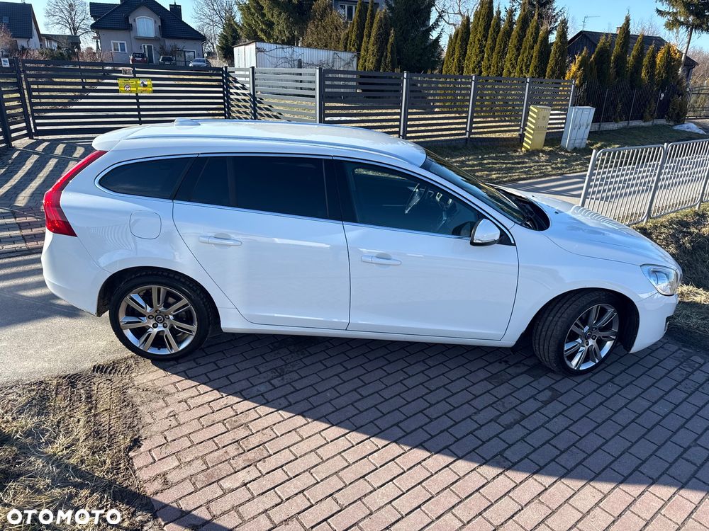 Volvo V60 T6 AWD Geartronic Summum - 9