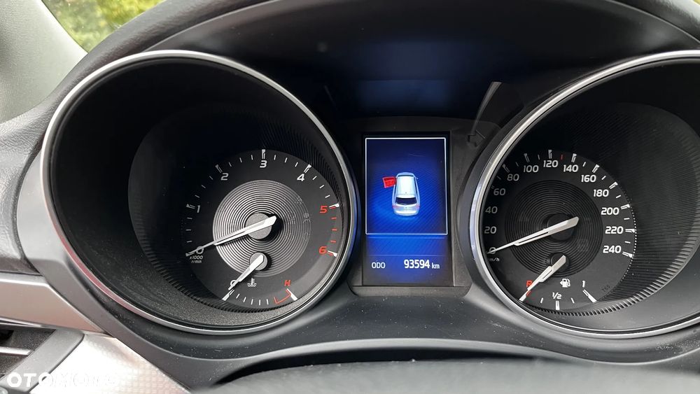 Toyota Avensis 2.0 D-4D Premium - 2