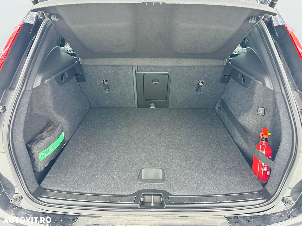 Volvo XC 40 T2 Momentum Core - 17