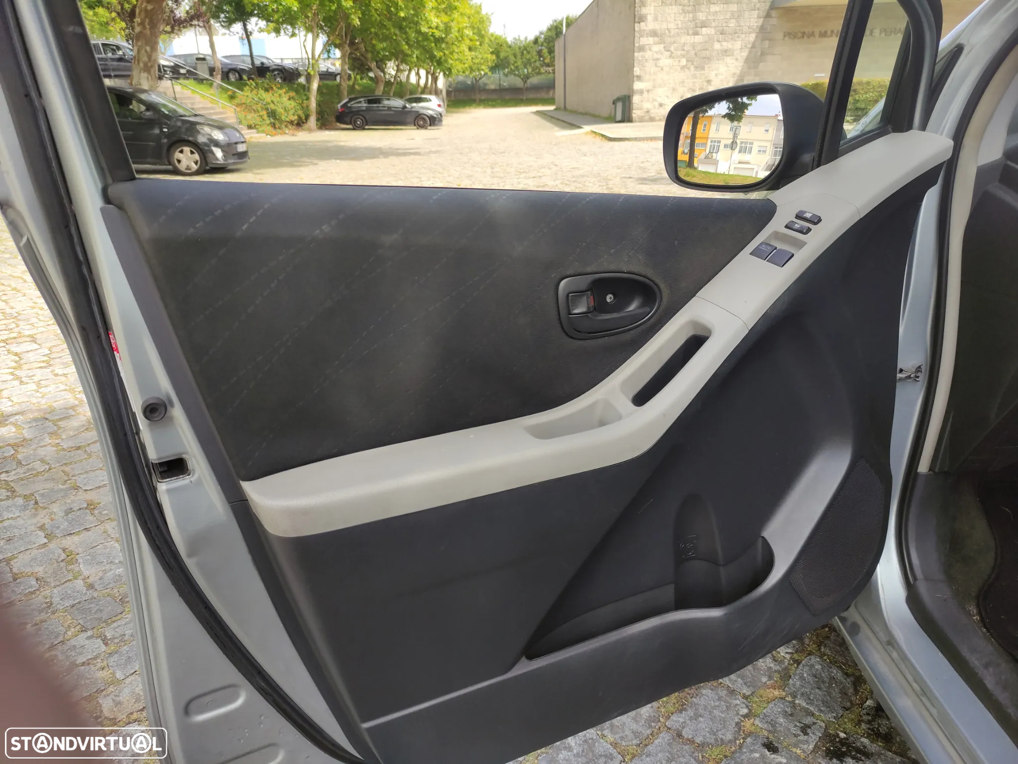 Toyota Yaris - 14