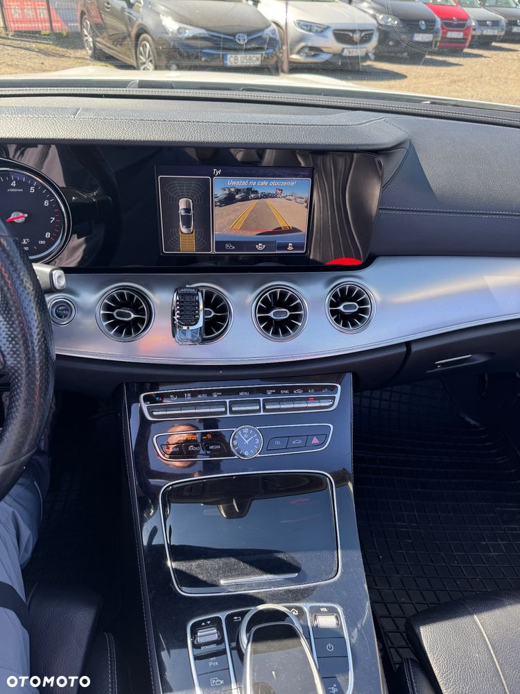 Mercedes-Benz Klasa E 200 4-Matic 9G-TRONIC - 28