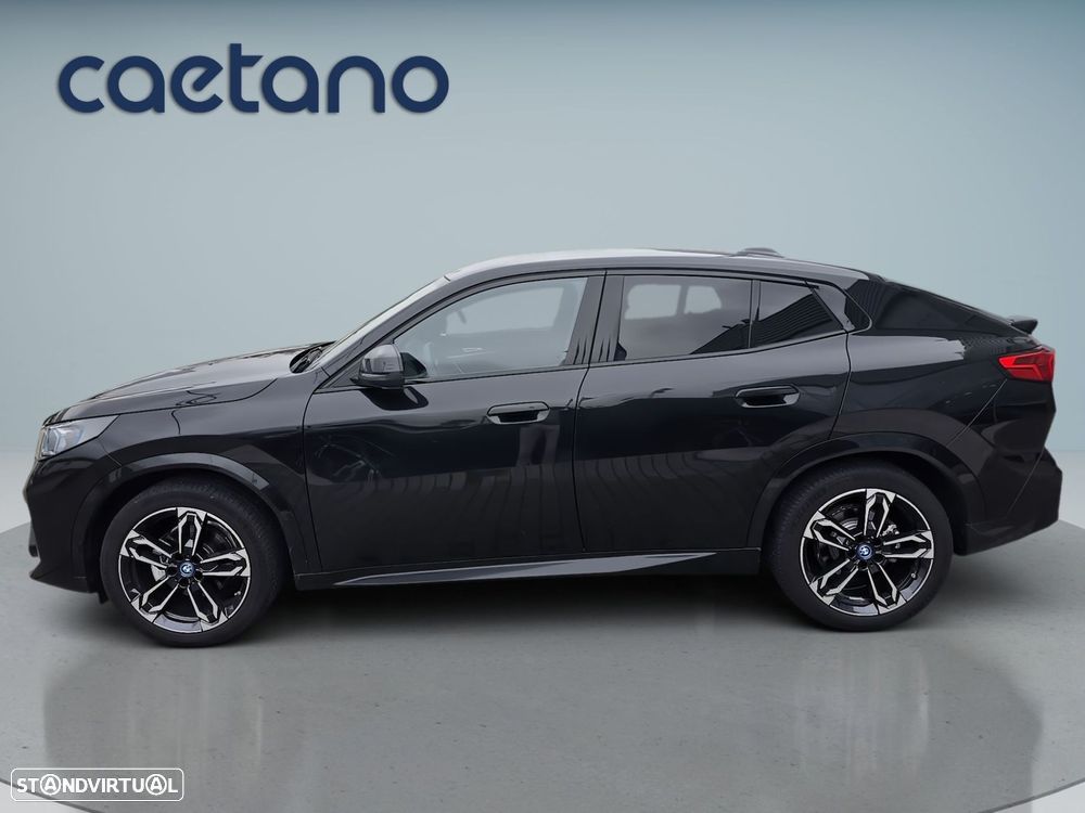 BMW iX2 eDrive20 Pack Desportivo M - 5