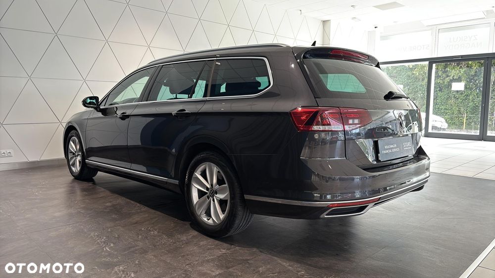 Volkswagen Passat 2.0 TDI EVO Elegance DSG - 3