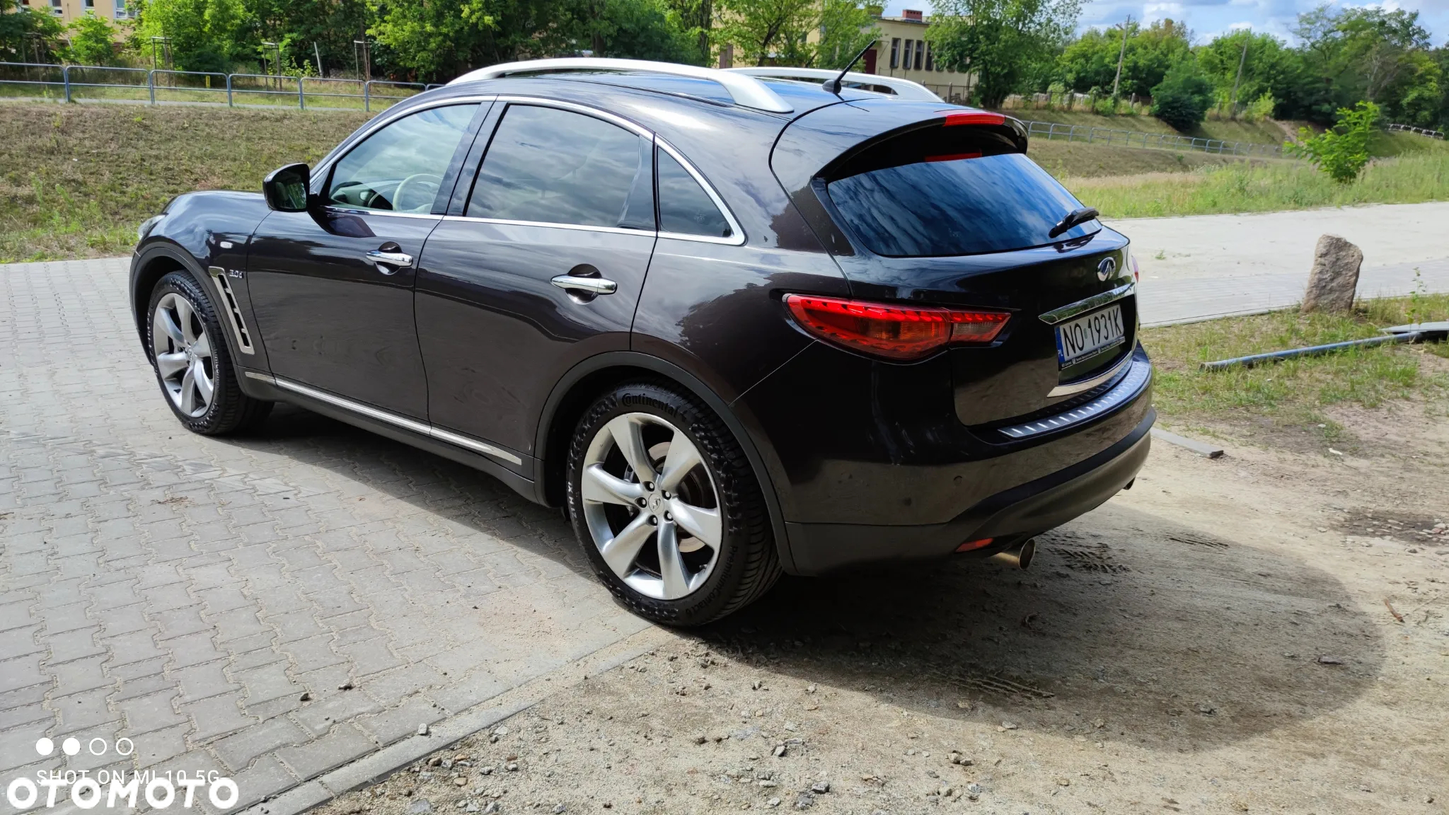 Infiniti QX70 3.0d S - 16
