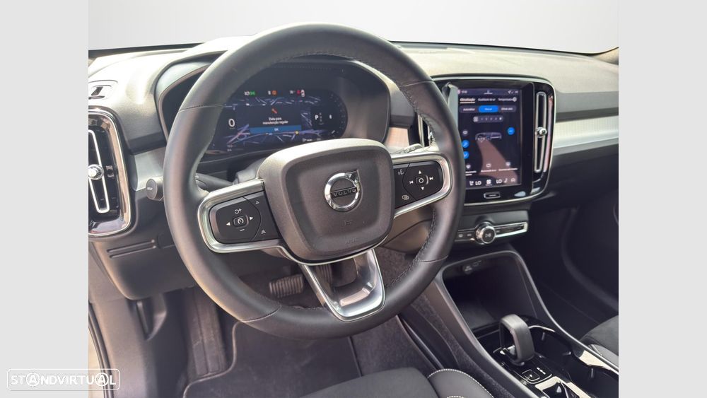 Volvo XC 40 2.0 B3 Plus Dark — fotografia 11