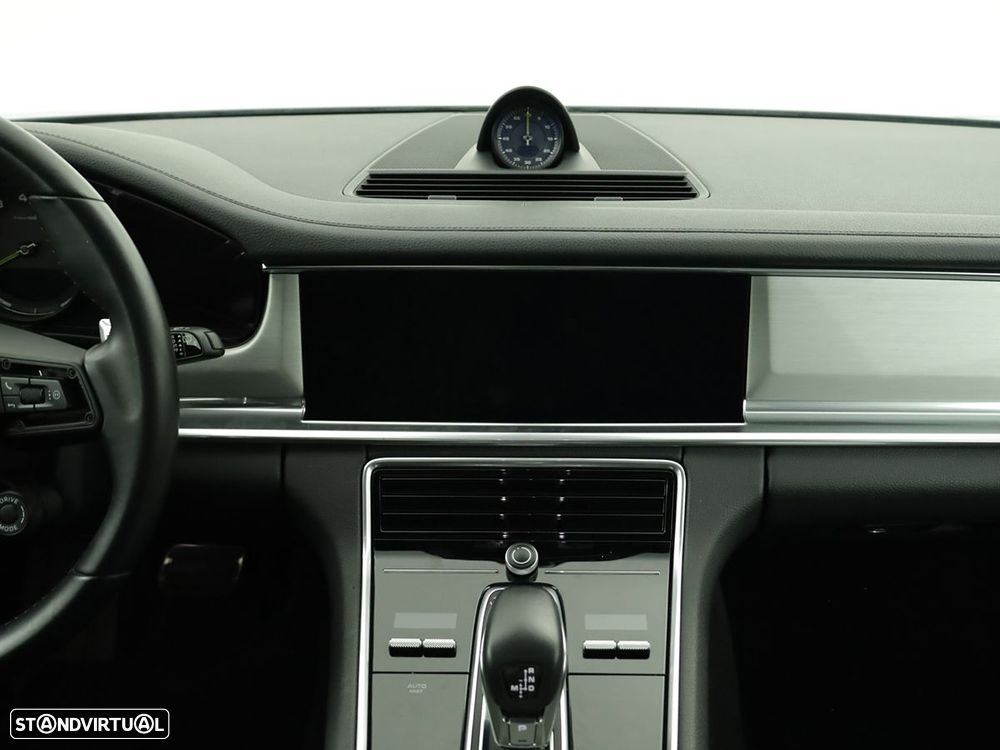 Porsche Panamera Sport Turismo 4 E-Hybrid - 12