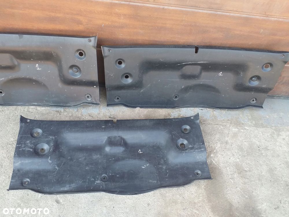 TOYOTA CELICA VI osłona pasa tylnego bagażnika tył - 2