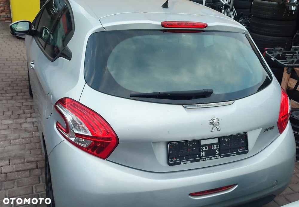Peugeot 208 - 11