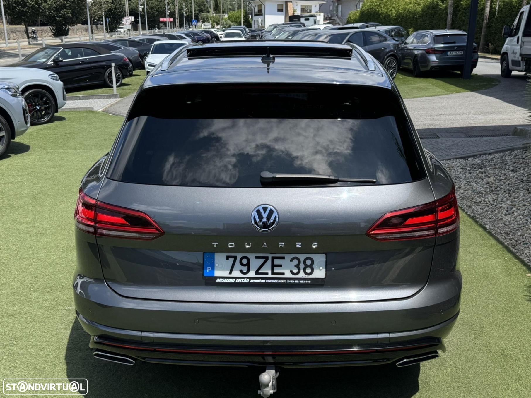 VW Touareg 3.0 TDI V6 R-Line - 14