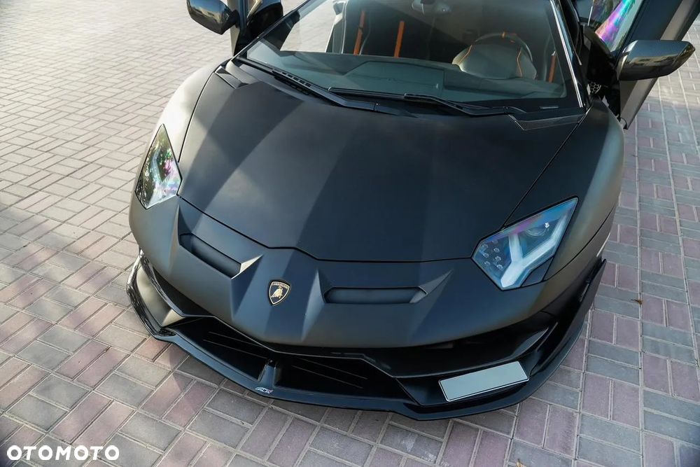 Lamborghini Aventador SVJ Roadster - 2