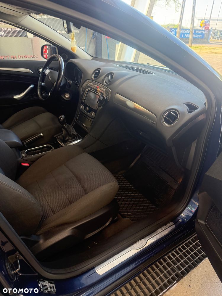 Ford Mondeo 2.0 Viva - 11