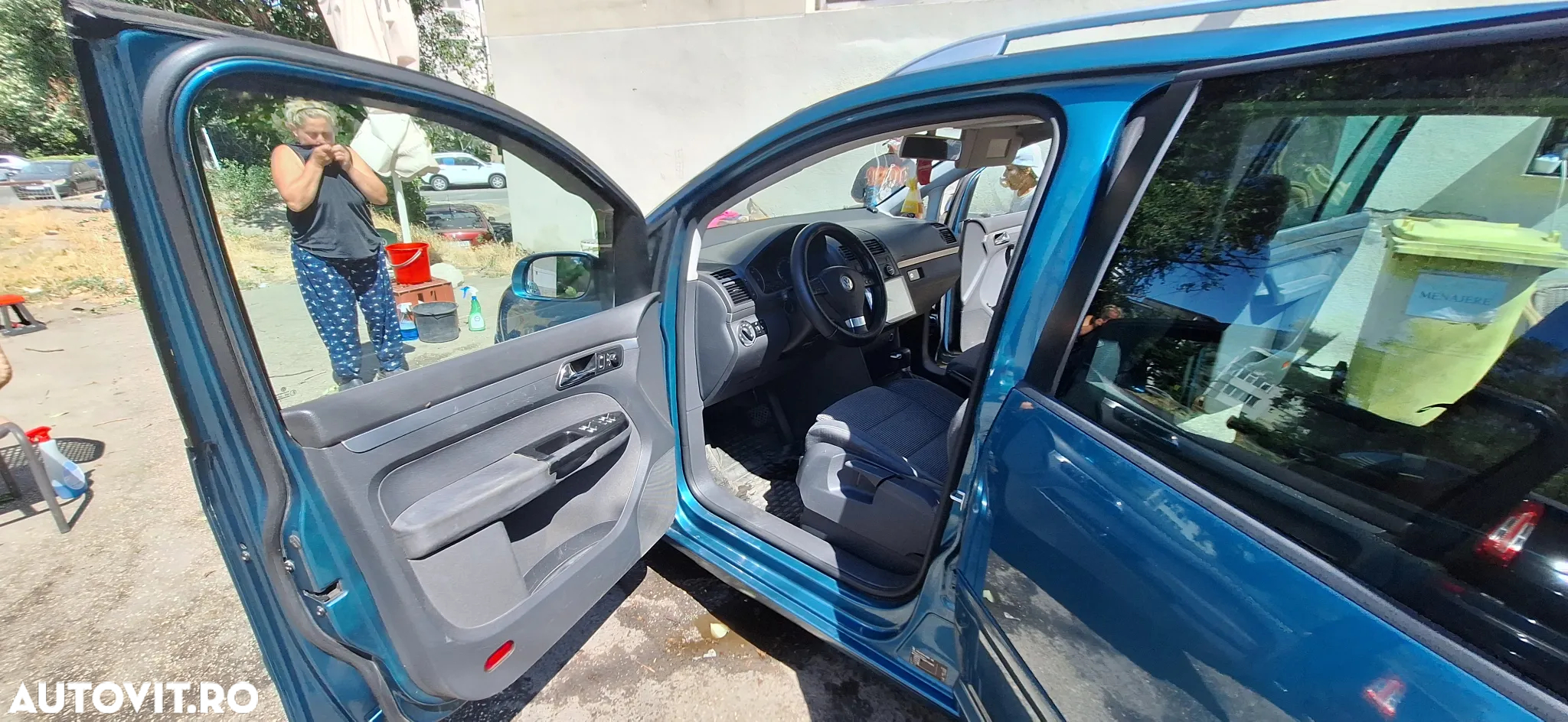 Volkswagen Touran - 14