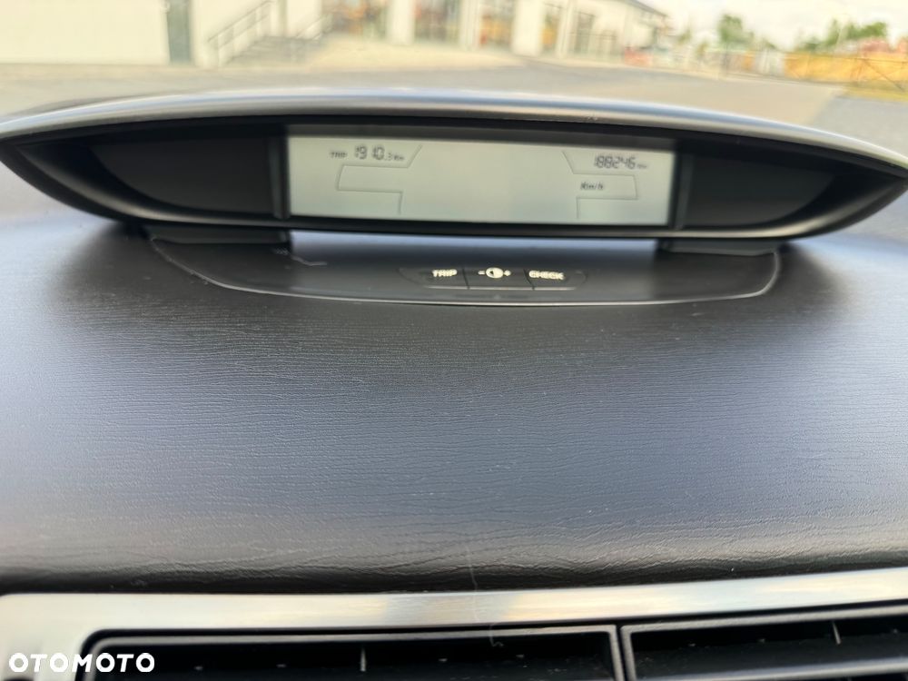 Citroën C4 1.6 16V VTR - 28