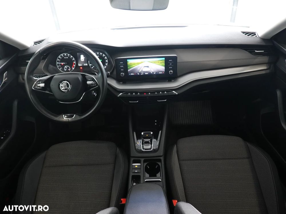 Skoda Octavia 2.0 TDI DSG Ambition - 33