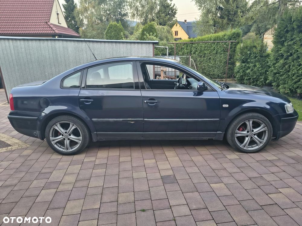 Volkswagen Passat - 2