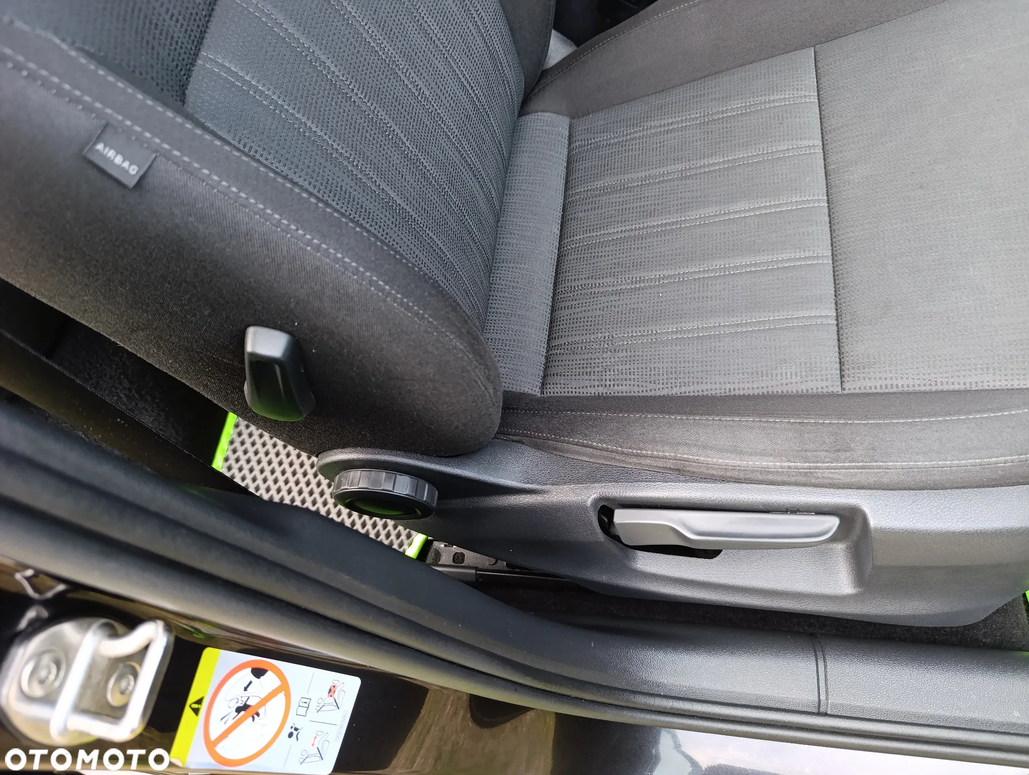 Skoda Octavia Combi 2.0 TDI DSG Style - 33