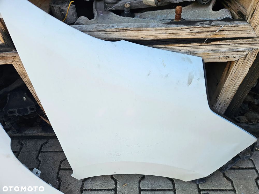 Renault Master III 3  Błotnik przód przedni prawy - 1