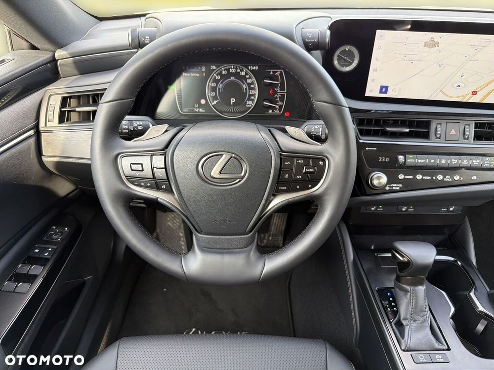 Lexus ES 300h Business Edition - 13