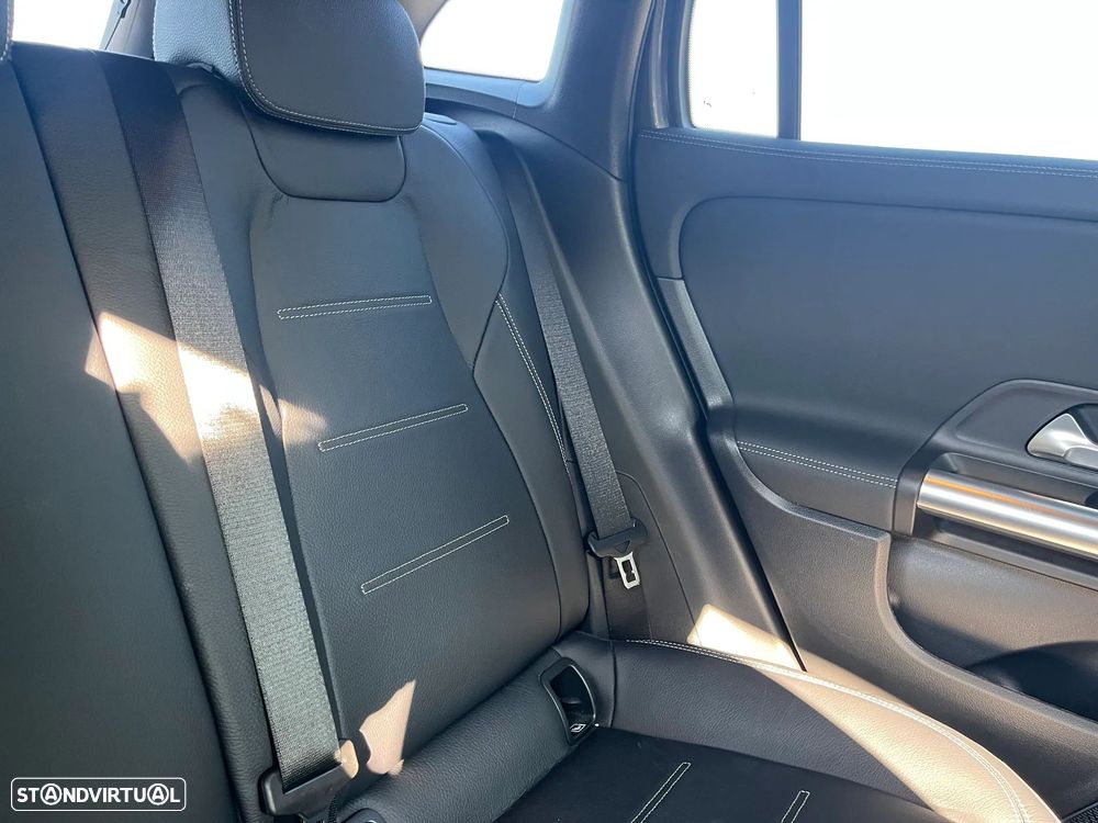 Mercedes-Benz GLA 200 d AMG Line - 11