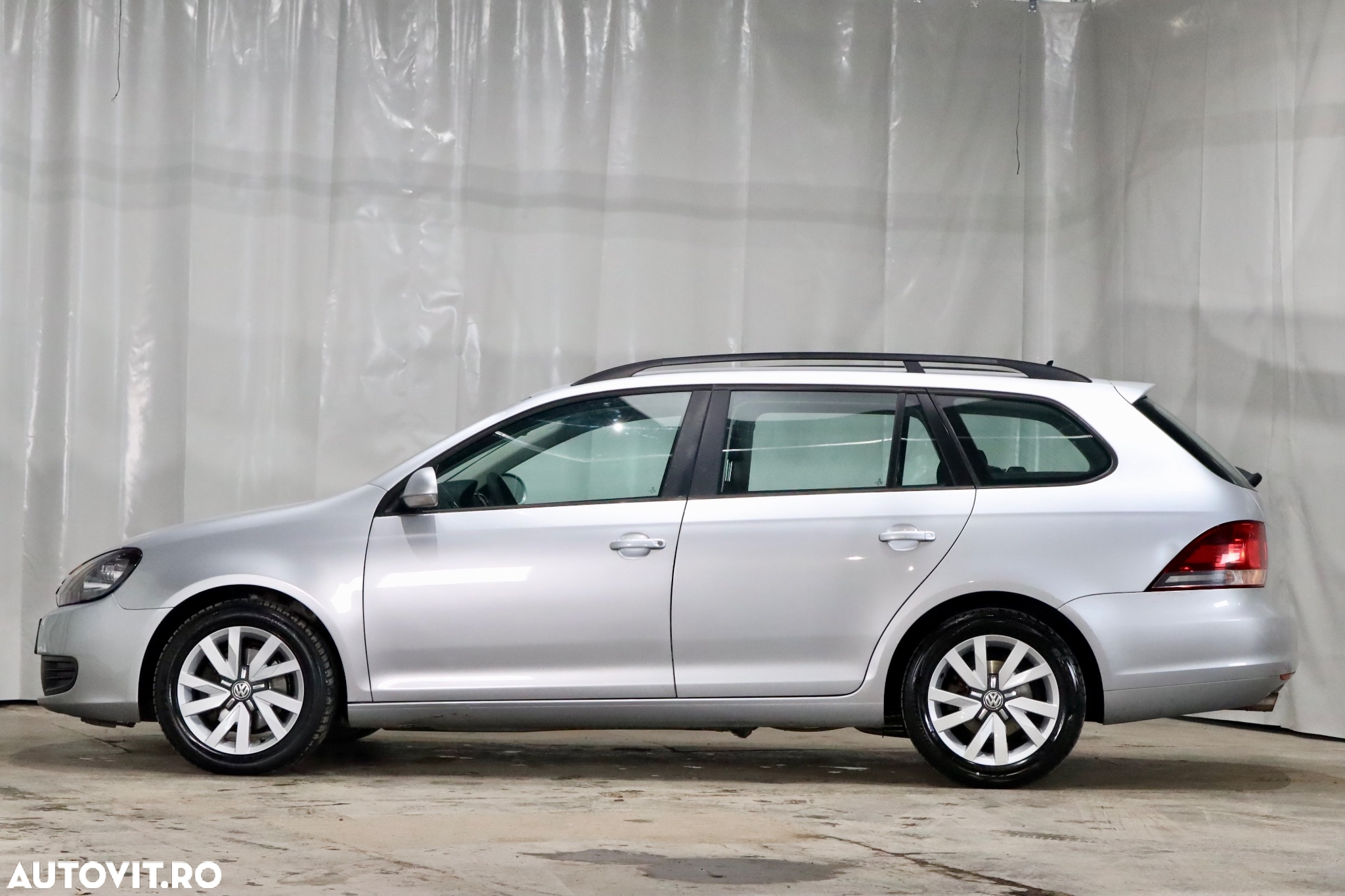 Volkswagen Golf 1.6 TDI BlueMotion Technology DPF Comfortline - 38