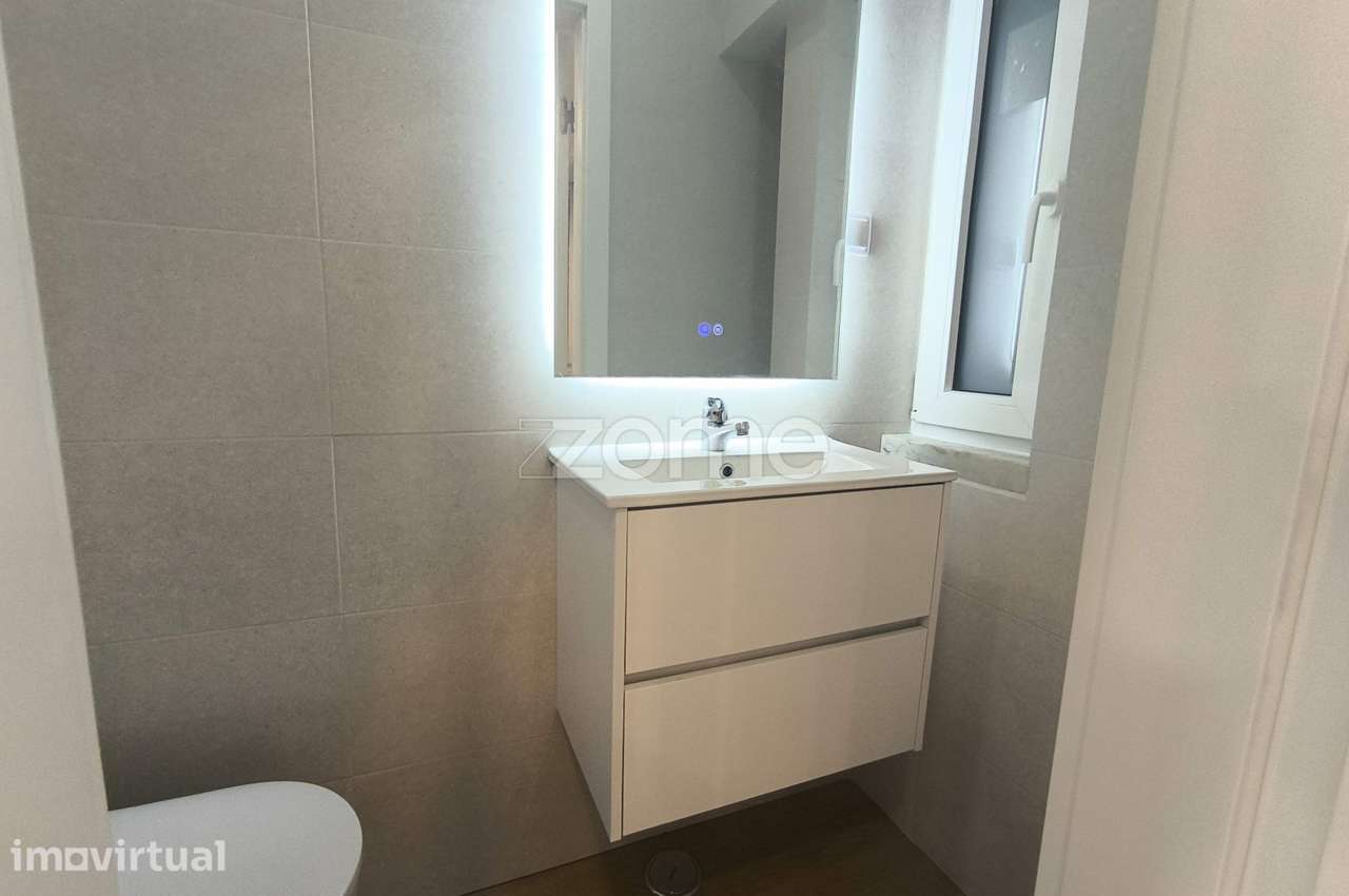 Apartamento T3 Remodelado com varanda nas Areias de S. João do Esto... - Grande imagem: 4/40