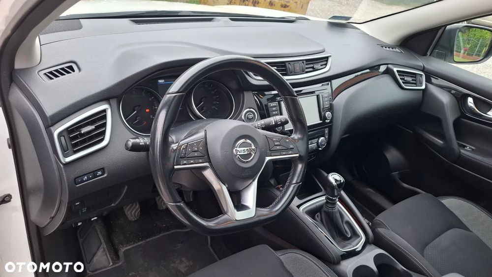 Nissan Qashqai 1.3 DIG-T N-Connecta EU6d - 4