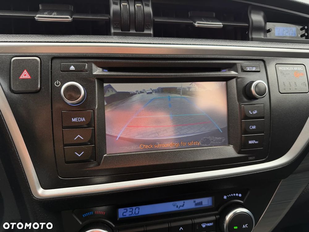 Toyota Auris 2.0 D-4D Premium - 21