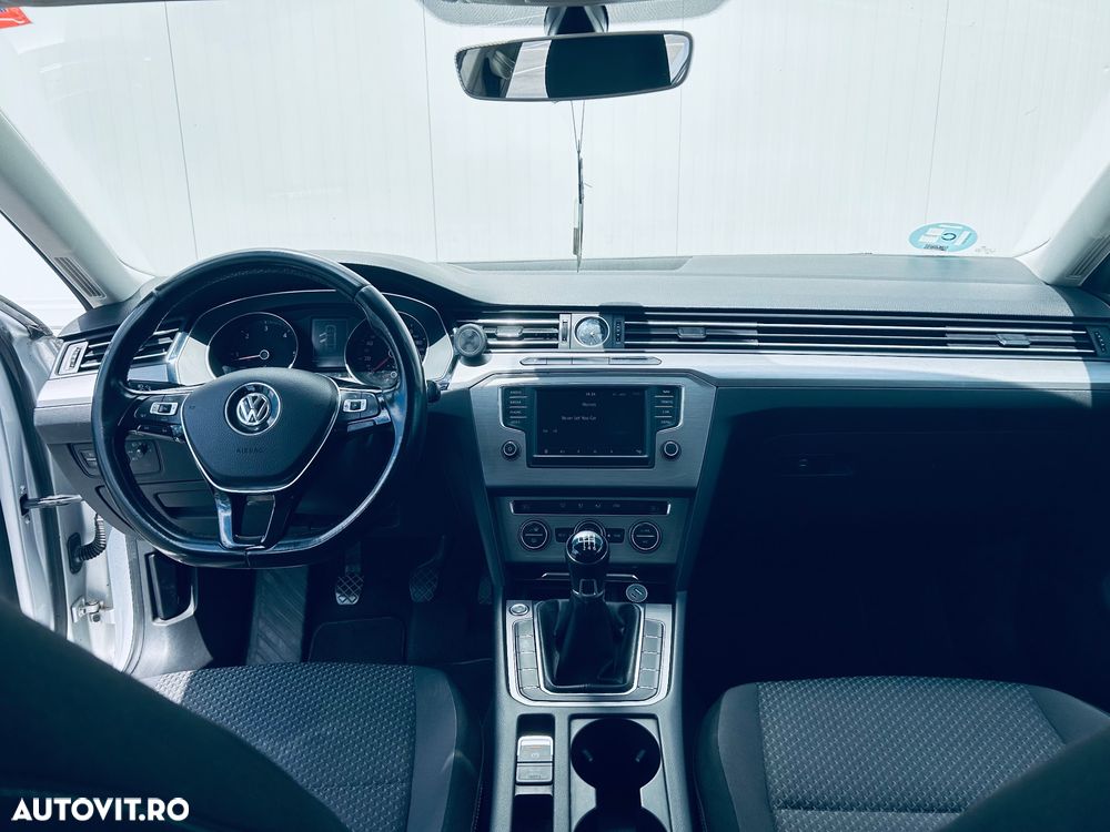 Volkswagen Passat 2.0 TDI Comfortline - 5