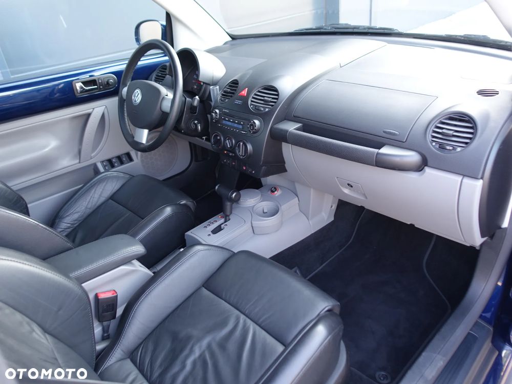 Volkswagen New Beetle Cabriolet 2.0 Automatik - 21