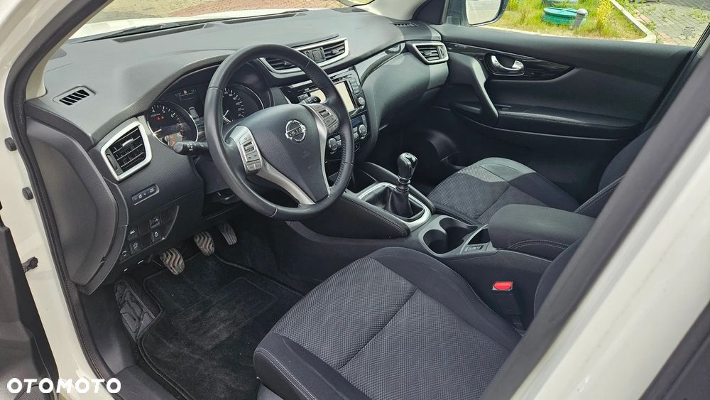 Nissan Qashqai 1.2 DIG-T N-Connecta EU6 - 10
