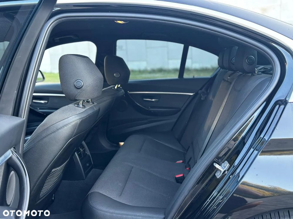 BMW Seria 3 320i GPF Luxury Line Purity sport - 22