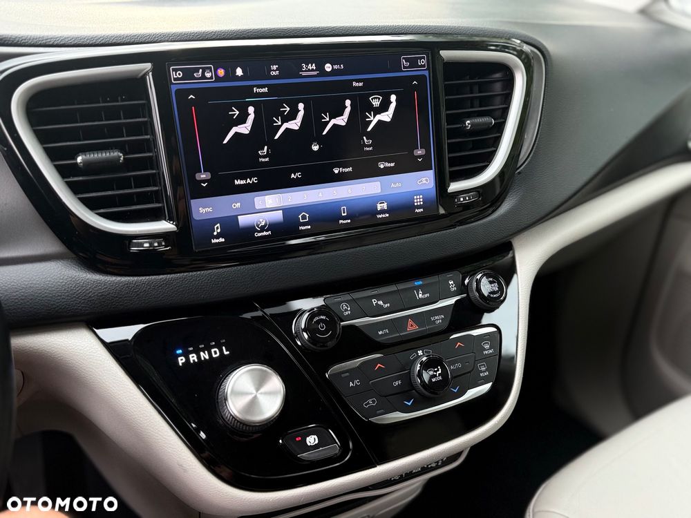 Chrysler Pacifica - 14