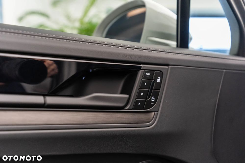 Porsche Cayenne E-Hybrid PHEV Black Edition - 27