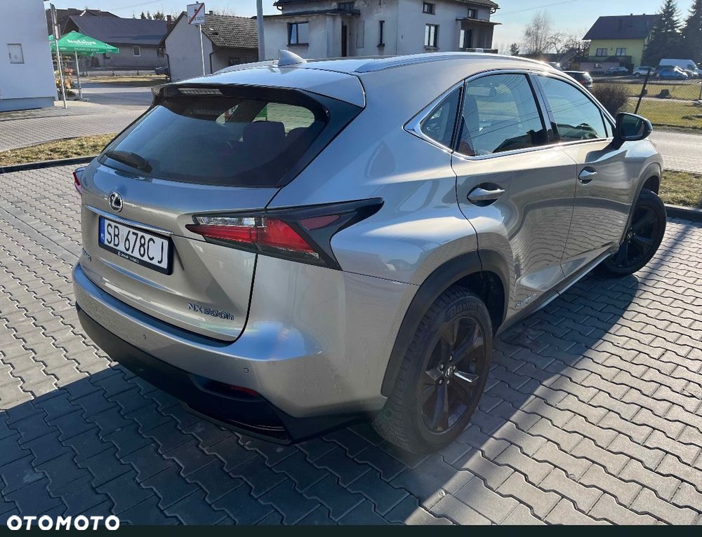 Lexus NX 300h Comfort AWD - 3