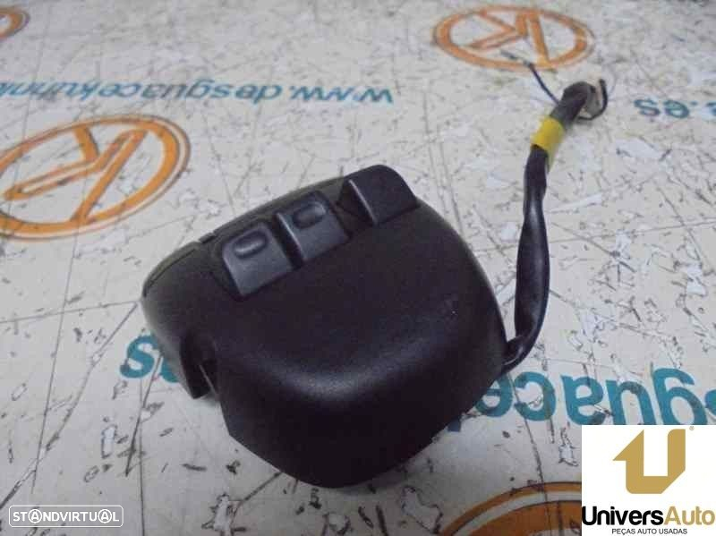 COMANDO VOLANTE TOYOTA COROLLA VERSO 2002 -8623013010 - 2