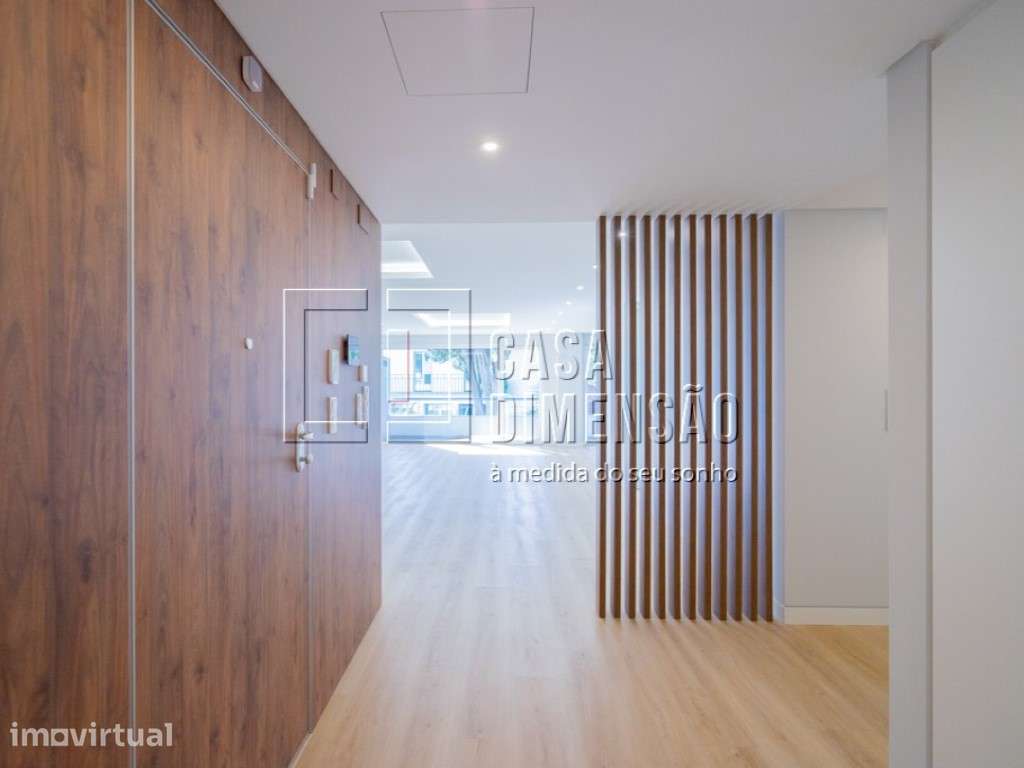 Apartamento de tipologia T3 novo com 185m2, com varanda, inserido n... - Grande imagem: 2/60
