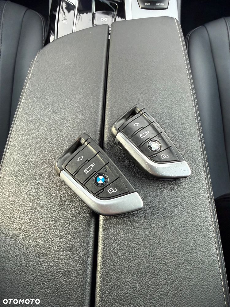 BMW Seria 5 518d Sport Line sport - 32