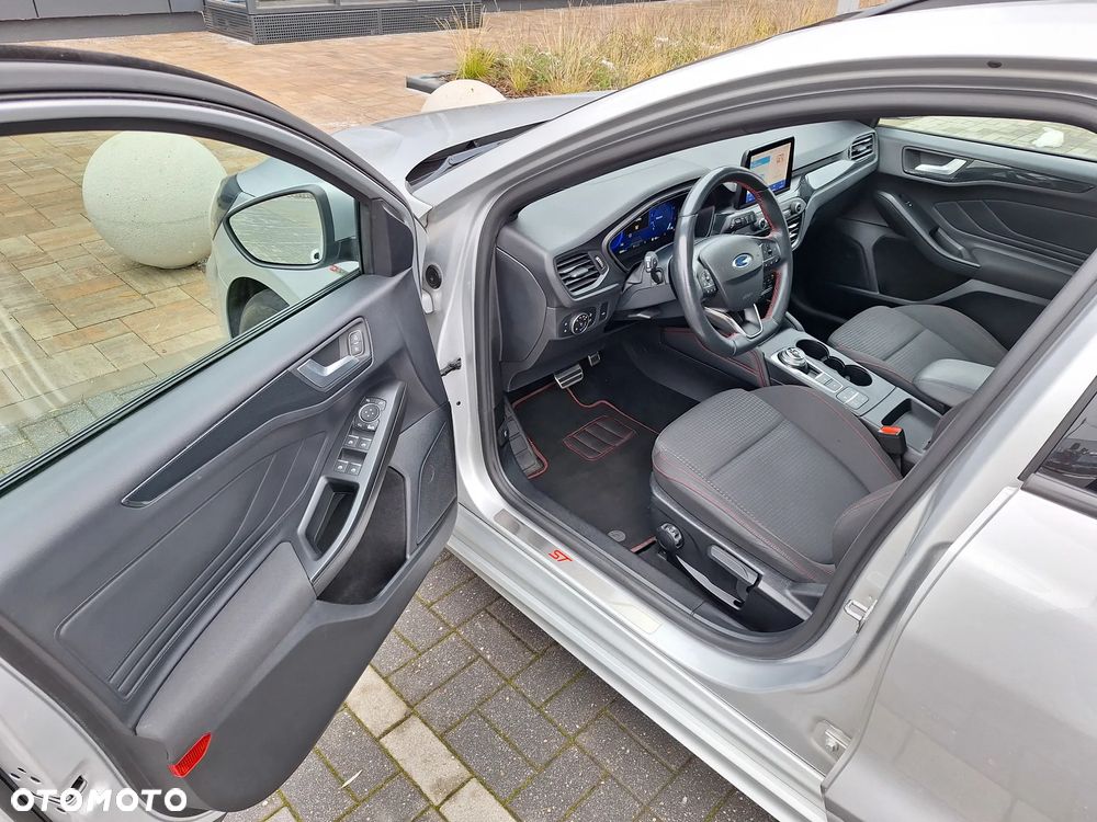 Ford Focus 1.5 EcoBoost ST-Line X - 18