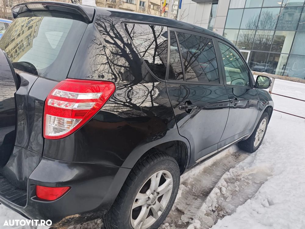 Toyota RAV4 2.2L D-CAT M/T Luxury - 2