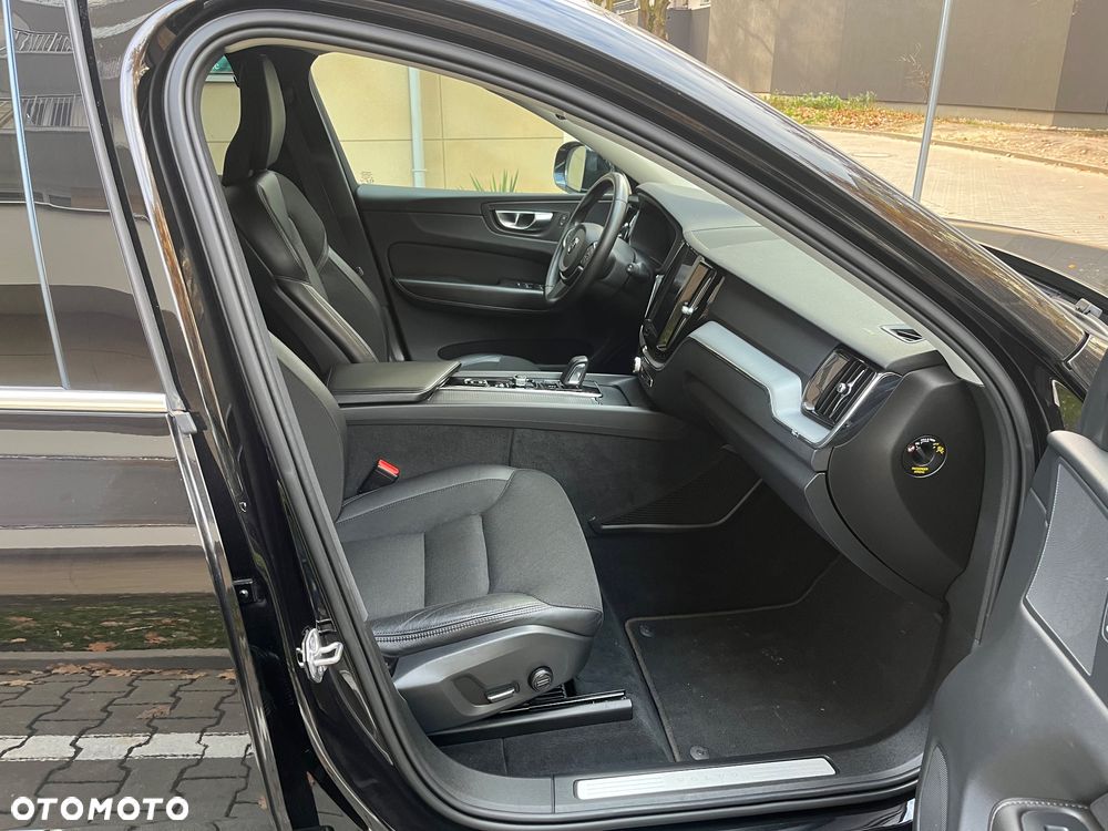 Volvo XC 60 D4 AWD Momentum - 8