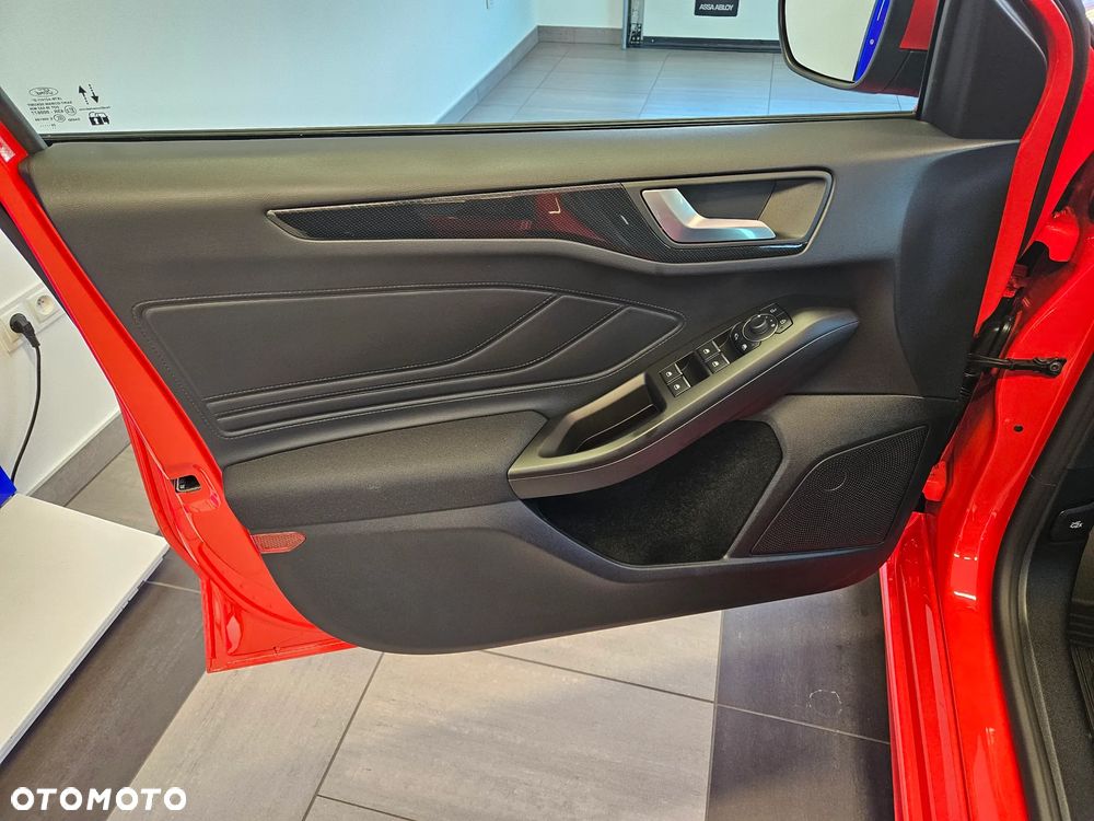 Ford Focus 1.0 EcoBoost mHEV ST-Line X - 16