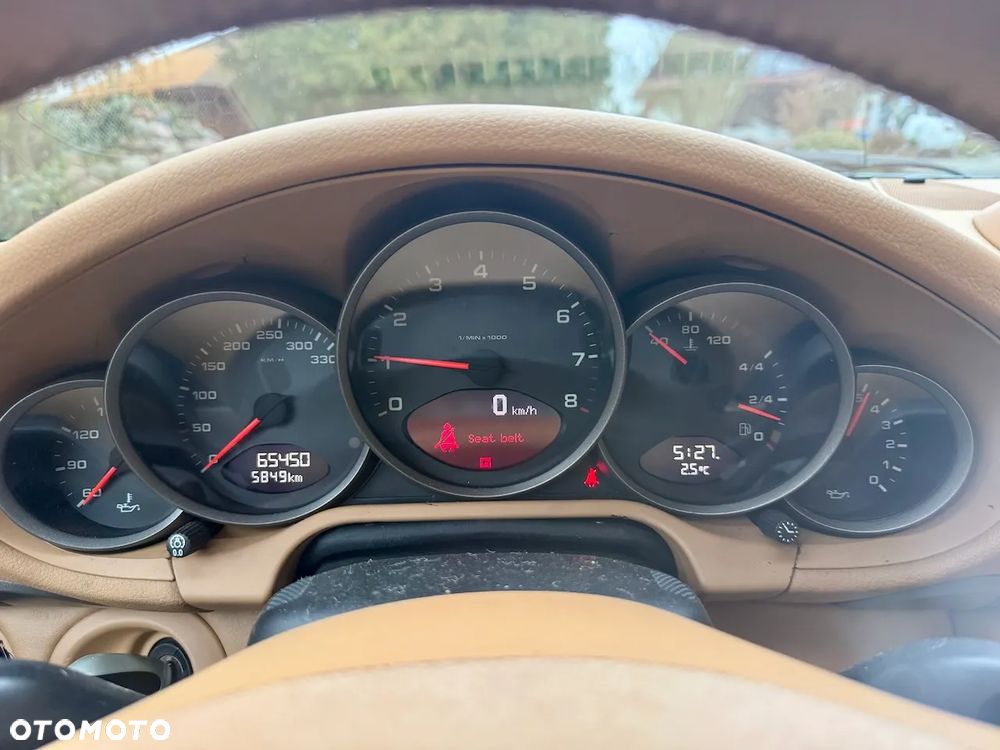 Porsche 911 Carrera - 12