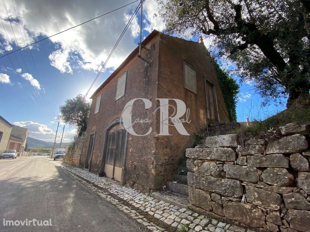 Casa de campo isolada em pedra com terreno - Grande imagem: 4/14
