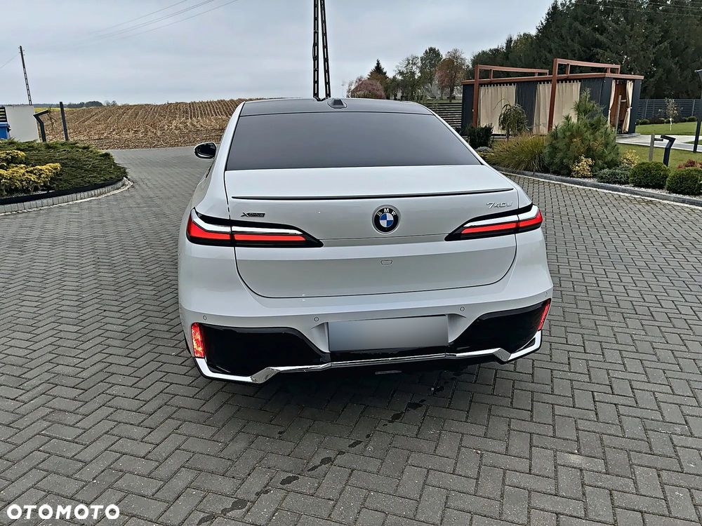 BMW 7 Series 2025 photo 4